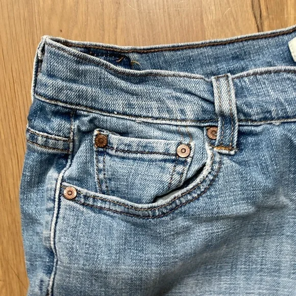 Levi’s Women’s 515 Light Wash Blue Cotton Boot Cut Denim Jeans - Picture 4 of 8